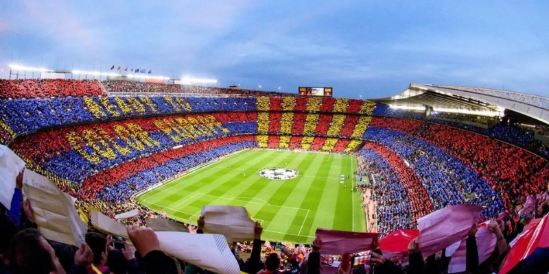 Hình ảnh một trận đấu của Barcelona trên sân nhà tại C1